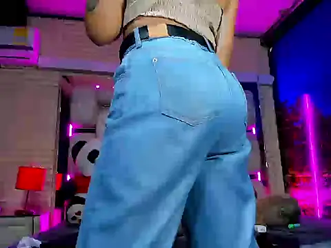 Snapshot of MahiaraHot chatting on May 1, 2026, 1:37 pm MahiaraHot online show from May 1, 2026, 1:37 pm