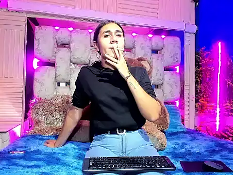 MahiaraHot online show from June 24, 2026, 1:54 pm