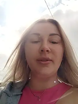 Elsa1904 online show from May 2, 2026, 7:57 am
