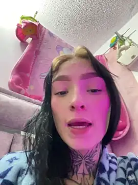 Snapshot of she-dulce chatting on June 5, 2026, 7:14 am she-dulce online show from June 5, 2026, 7:14 am