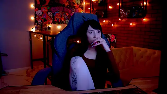 SeraphineSparda online show from May 21, 2026, 11:50 am