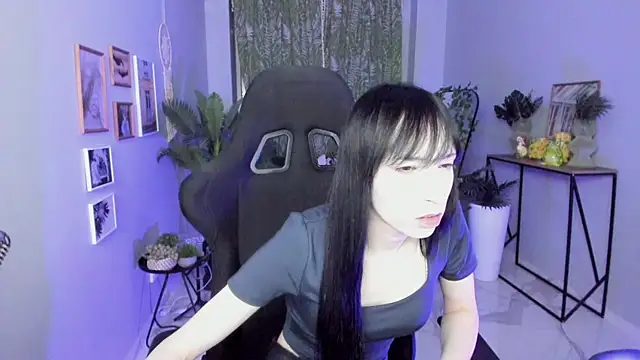 SeraphineSparda online show from May 28, 2026, 11:29 am