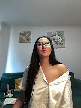 Snapshot of AnyEvyy chatting on May 28, 2026, 7:16 am AnyEvyy online show from May 28, 2026, 7:16 am