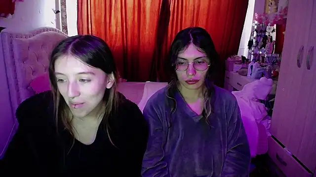 Snapshot of Blair_y_Briar chatting on May 13, 2026, 4:26 pm Blair y Briar online show from May 13, 2026, 4:26 pm