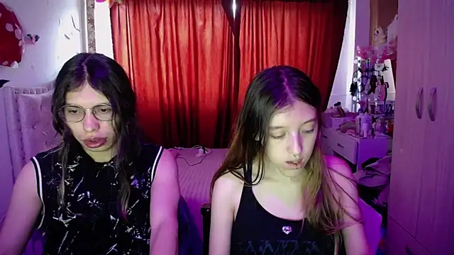 Snapshot of Blair_y_Briar chatting on May 15, 2026, 4:47 pm Blair y Briar online show from May 15, 2026, 4:47 pm