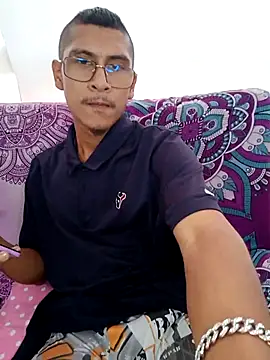 Snapshot of Lil_black009 chatting on May 5, 2026, 11:07 am Lil black009 online show from May 5, 2026, 11:07 am