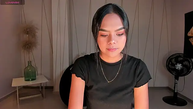 SaphiraJames online show from July 16, 2026, 3:01 am