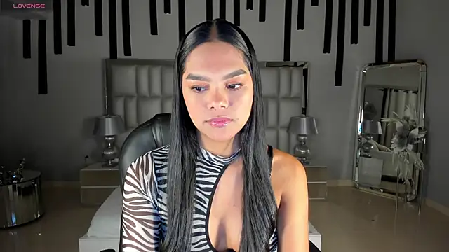 SaphiraJames online show from July 19, 2026, 2:48 am