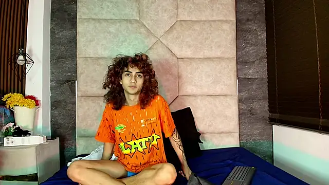 Divine      online show from May 30, 2026, 2:08 am