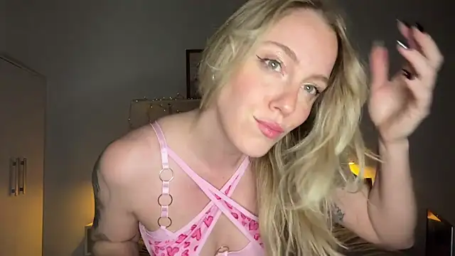 Snapshot of sweetemma_x chatting on May 10, 2026, 2:06 am sweetemma x online show from May 10, 2026, 2:06 am