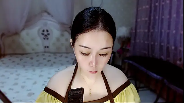 Amy-cnbaby online show from July 14, 2026, 2:05 am