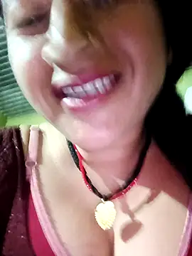 Snapshot of Haliya8 chatting on May 9, 2026, 5:07 pm Haliya8 online show from May 9, 2026, 5:07 pm