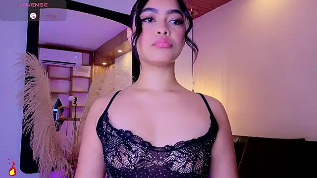 Snapshot of Chloe_monroee chatting on July 13, 2026, 3:53 am Chloe monroee online show from July 13, 2026, 3:53 am