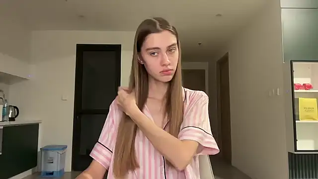 ScarlettBlank online show from May 13, 2026, 11:33 pm