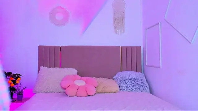 Cutie blushh online show from June 13, 2026, 6:11 am