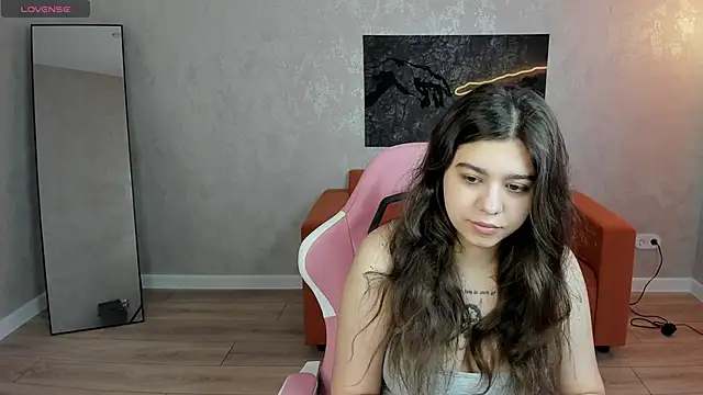 Trisha Moore online show from May 26, 2026, 1:12 am