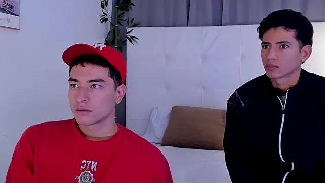 Snapshot of Alejo-and-Thiago chatting on June 3, 2026, 12:19 pm Alejo-and-Thiago online show from June 3, 2026, 12:19 pm