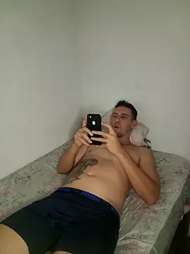 Snapshot of Leandro_flores92 chatting on May 6, 2026, 2:40 am Leandro flores92 online show from May 6, 2026, 2:40 am
