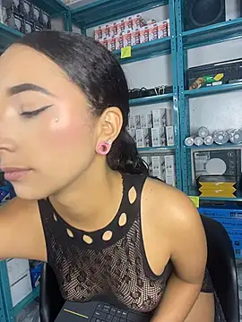 Naty naked online show from May 17, 2026, 3:37 am