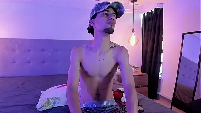 MichaelEvanss  online show from May 22, 2026, 12:44 pm