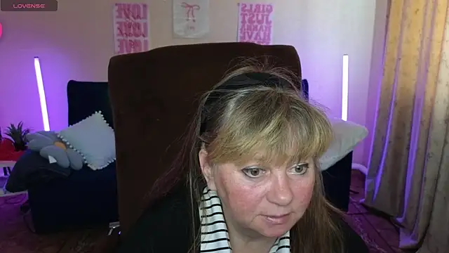 Melania Cook online show from May 16, 2026, 5:37 am