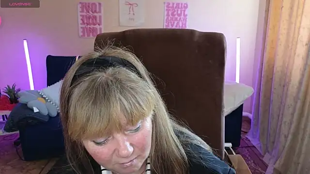 Melania Cook online show from May 16, 2026, 10:36 am