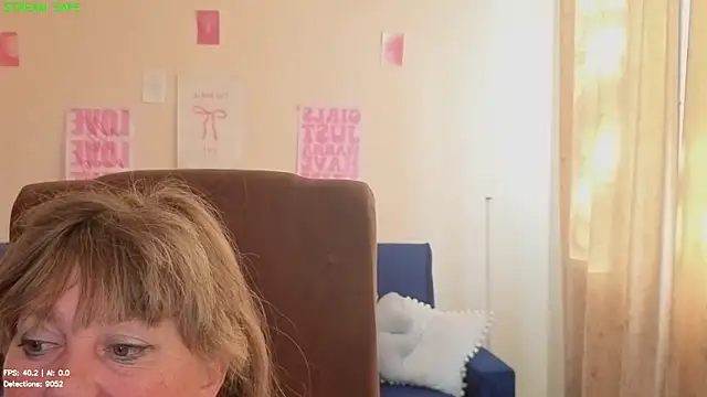 Melania Cook online show from July 17, 2026, 2:56 pm