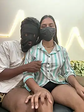 MUSKANHOTCOUPLE online show from May 11, 2026, 7:47 am