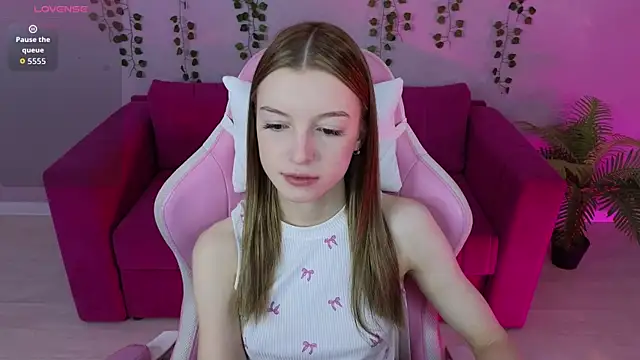 Eva Th0mpson online show from June 3, 2026, 12:57 am