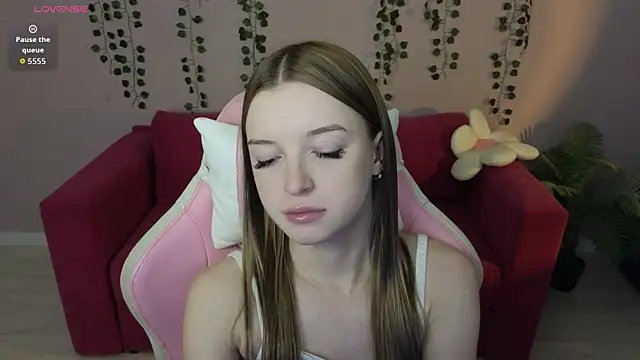Snapshot of Eva_Th0mpson chatting on July 8, 2026, 12:59 am Eva Th0mpson online show from July 8, 2026, 12:59 am