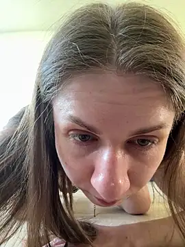 SweetLuna96 online show from May 2, 2026, 2:11 pm