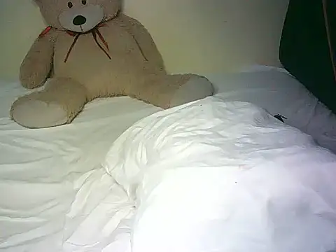 lovvelyheers online show from July 28, 2026, 3:24 am