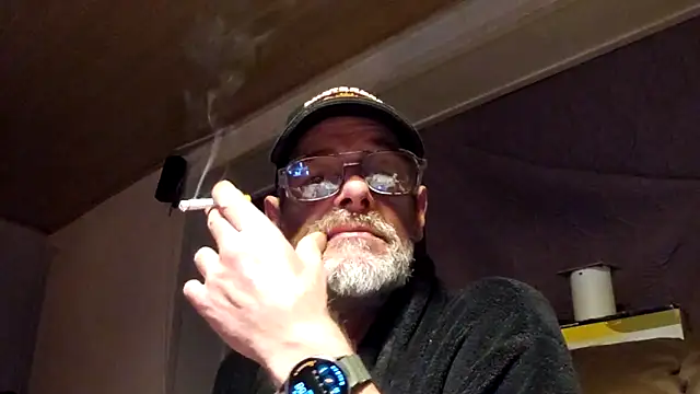 Snapshot of Stillefugl chatting on May 11, 2026, 3:01 am Stillefugl online show from May 11, 2026, 3:01 am