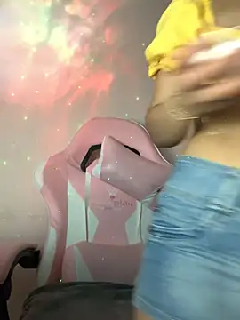 Snapshot of Julieth_ec chatting on June 3, 2026, 12:30 pm Julieth ec online show from June 3, 2026, 12:30 pm
