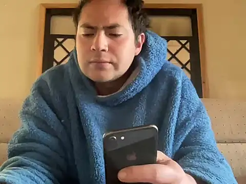 alecsgzz online show from July 7, 2026, 2:32 pm