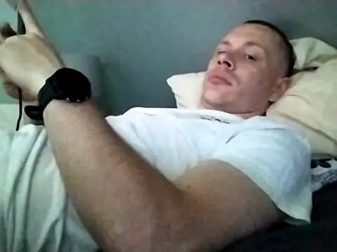 Snapshot of fitboyy_ chatting on June 18, 2026, 7:41 am fitboyy online show from June 18, 2026, 7:41 am