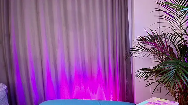 Snapshot of AnnyRosse_699 chatting on June 4, 2026, 1:28 pm AnnyRosse 699 online show from June 4, 2026, 1:28 pm