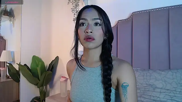 Snapshot of Littlejade_dh chatting on May 22, 2026, 11:49 am Littlejade dh online show from May 22, 2026, 11:49 am