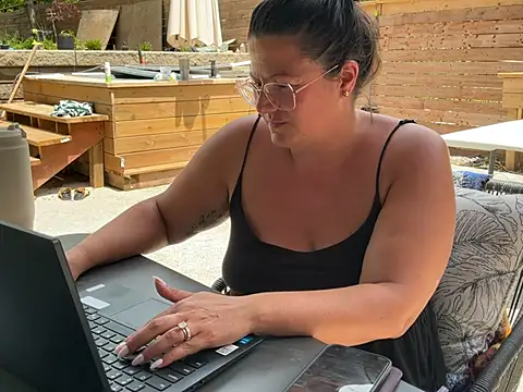 Madamebeton online show from June 24, 2026, 5:34 pm