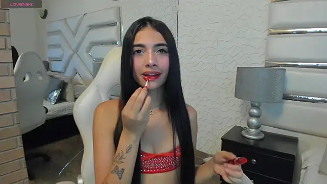 KattyLilli online show from July 24, 2026, 9:24 pm