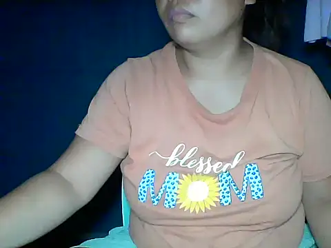 Snapshot of MommyKaye30 chatting on May 22, 2026, 6:13 pm MommyKaye30 online show from May 22, 2026, 6:13 pm