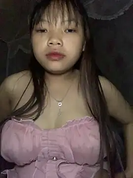 Snapshot of Cham-py chatting on May 11, 2026, 1:44 am Cham-py online show from May 11, 2026, 1:44 am