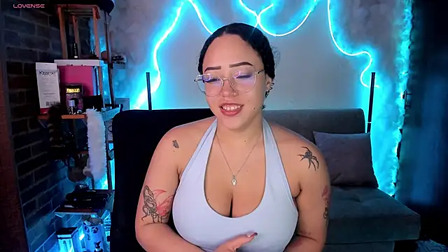 Snapshot of liz_martins1 chatting on May 18, 2026, 4:07 am liz martins1 online show from May 18, 2026, 4:07 am