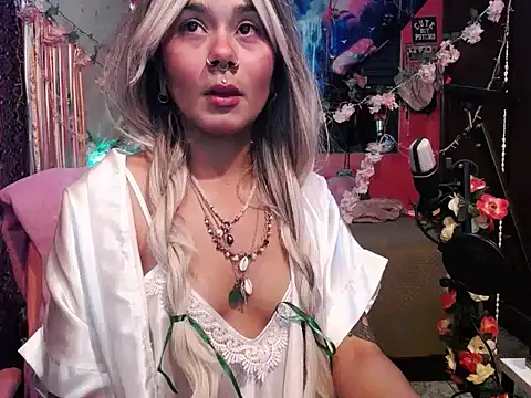 Snapshot of NoirAmina chatting on July 30, 2026, 5:39 am NoirAmina online show from July 30, 2026, 5:39 am