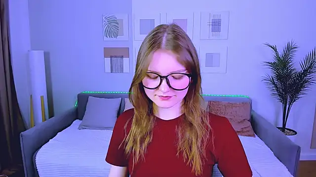 LookEva online show from May 4, 2026, 11:28 am