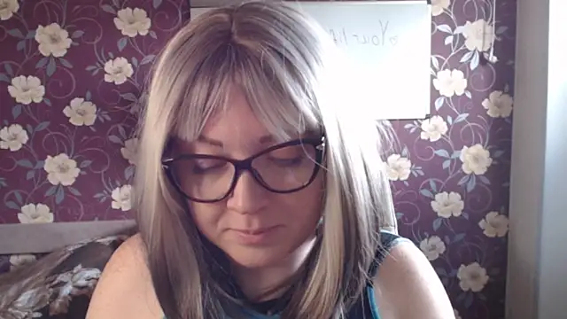 Kate R online show from May 30, 2026, 8:33 am