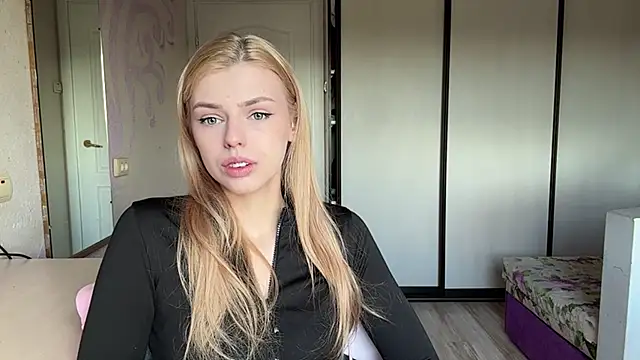Snapshot of ScarlettRosy chatting on May 29, 2026, 3:37 am ScarlettRosy online show from May 29, 2026, 3:37 am