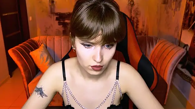 LolaDominara online show from May 23, 2026, 5:34 am