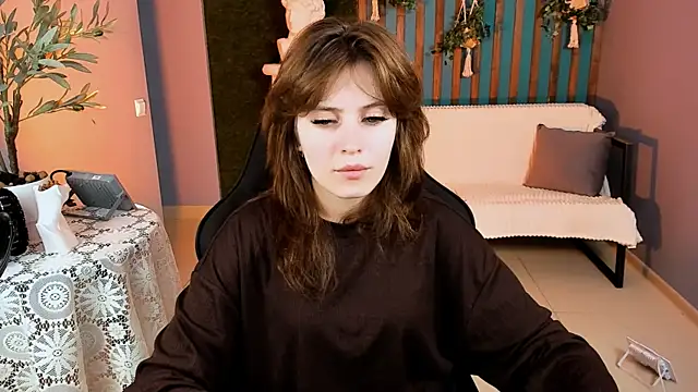 LolaDominara online show from July 14, 2026, 6:18 am