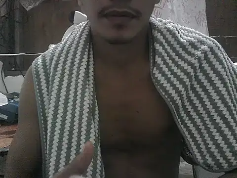 Snapshot of Daddyyum_12 chatting on May 19, 2026, 5:41 pm Daddyyum 12 online show from May 19, 2026, 5:41 pm